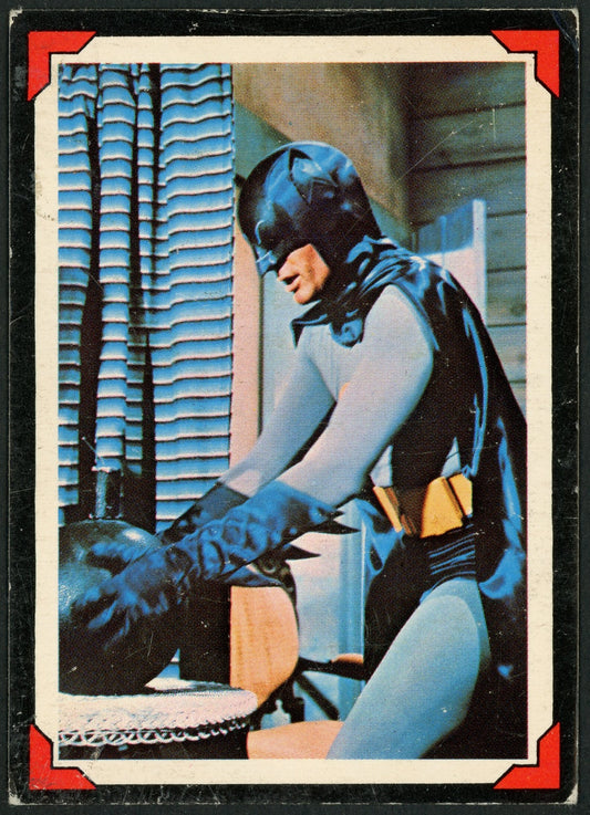 1966 O-Pee-Chee Batman Riddler Back #17 "Cautious Caped Crusader"